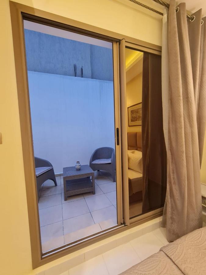 Chaleureux Pres De La Apartment